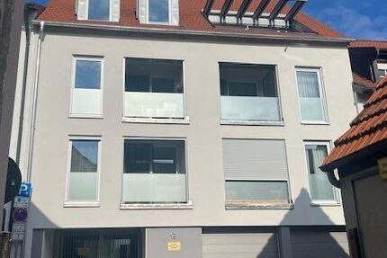 Moderne, barrierefreie 3 Zimmer-Wohnung mit vielen Extras: Einbauküche, Loggia, Kfz-Stellplatz - Haßfurt