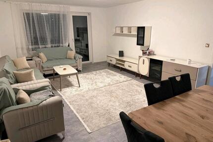 Helle 3-Zimmer- Wohnung (90m2) mit 2 Balkonen in zentraler Lage - Köln Mülheim