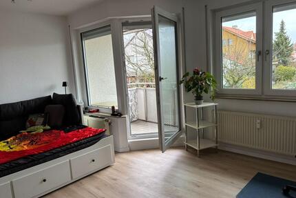 Moderne Wohnung mit Küche, Balkon & Stellplatz - Adelberg