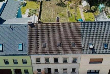 Charmantes Reihenhaus mit großem Potenzial in Schmölln