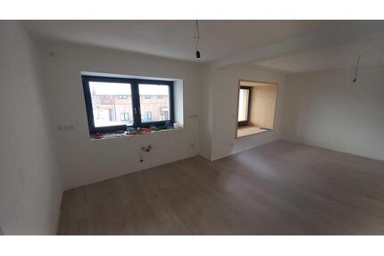 Schöne Wohnung mit drei Zimmern und Gartenanteil (energ. saniert) - Vogtareuth