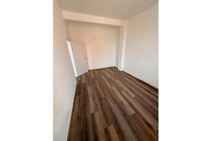 Stilvolle Altbauwohnung - 512,00&nbsp;EUR Kaltmiete, ca.&nbsp; 64,00&nbsp;m&sup2; in Alsleben (Saale) (PLZ: 06425)