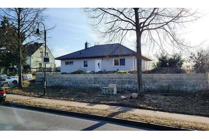 * Einfamilienhaus im Winkel-Bungalowstil * 16356 Werneuchen * Friedel-IMMO *