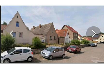 EFH Einfamilienhaus mit großen Grundstück saniert oder unsaniert - Artern