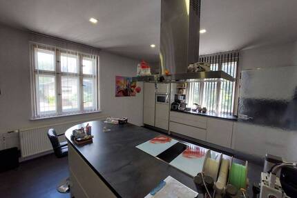 Im Alleinauftrag ! Ideales Heimwerker Objekt: 6 Zimmer, Küche, 2 Bäder, Unterkellert, Ausbaureserve Spitzboden, Terrasse, Garage Werkstatt ! - Schulzendorf