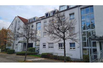 Gepflegte 3 Zimmer-Dachgeschoss Wohnung mit Loggia und TG-Stellplatz -BEZUGSFREI - Schwanstetten Schwand