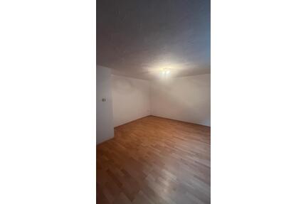 2-Zimmer-Wohnung (Keller) 30 Minuten von Stuttgart - Ebersbach an der Fils