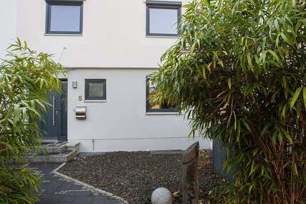 Haus zum Mieten in Ismaning 2.700,00 € 122 m²