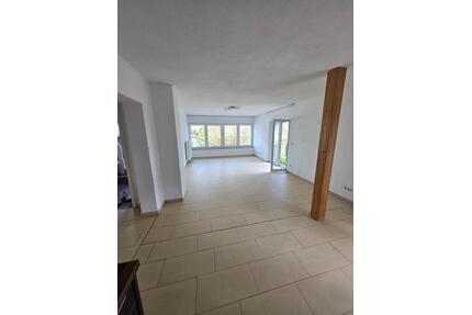 3 Zimmer EG Wohnung mit Garten, Garage und moderner Einbauküche - Freudenberg