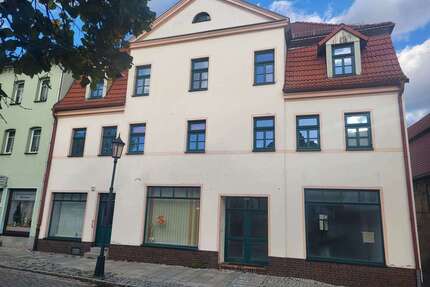 Haus zum Kaufen in Lucka 266.000,00 € 402 m²