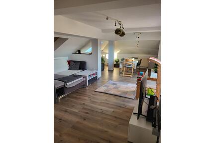 Stilvolle Maisonette-Wohnung mit Loggia im Nürnberger Norden
