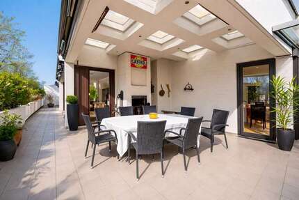 Wohnung zum Kaufen in Düsseldorf 1.190.000,00 € 194.97 m²