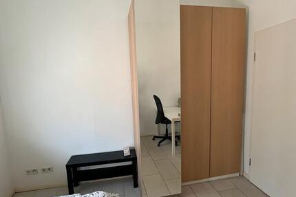 1 Zimmer mit mit Anmelden Möglichkeit, in 2 Zimmer Wohnung. - Berlin Treptow-Köpenick