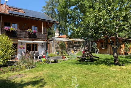 Nur 30 Minuten nach München - energieeffiziente Doppelhaushälfte mit großzügigem Garten - Icking