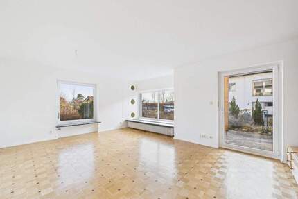 Frisch renovierte Erdgeschosswohnung mit Südwestterrasse und umliegenden Garten - Feldkirchen-Westerham