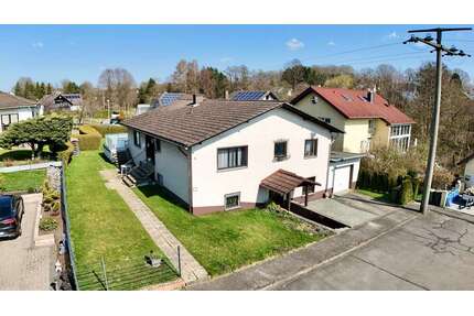 Haus zum Kaufen in Roßbach 239.000,00 € 205 m²