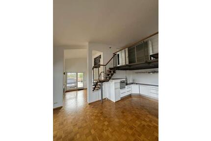 1 Zimmer Penthouse Wohnung im 5. OG in Stuttgart-Bad Cannstatt