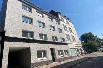 Haus zum Mieten in Neumünster 10.000,00 € 598 m²