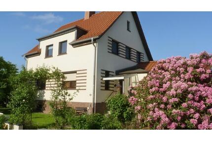 Von Privat: Gepflegtes Ein- bis Zweifamilienhaus mit Garten - Wennigsen (Deister)