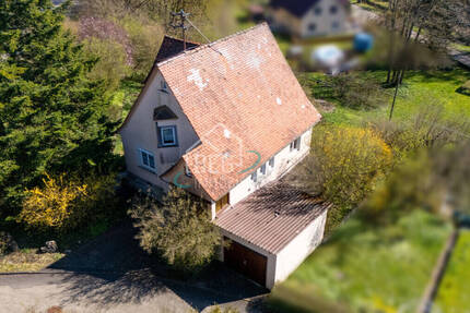 Einfamilienhaus auf großem Grundstück mit viel Potenzial zur individuellen Gestaltung - Rot am See