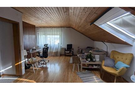Dachgeschosswohnung - 950,00&nbsp;EUR Kaltmiete, ca.&nbsp; 70,00&nbsp;m&sup2; in Heppenheim (Bergstraße) (PLZ: 64646)