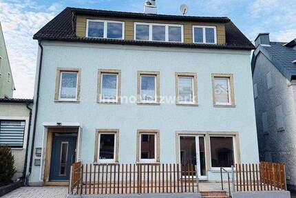 **Vielseitiges Wohn- und Geschäftshaus im Herzen von Konradsreuth**