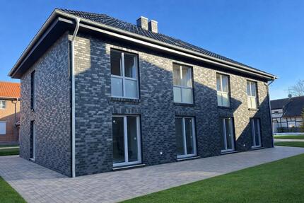 Neubau Doppelhaushälfte in Uetze – modernes Wohnen mit Garten