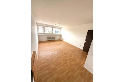 FUNDSTÜCK! PROVISIONSFREI: 1-ZIMMER-APPARTMENT- MIT POOL & SAUNA - Frankfurt am Main Eschersheim