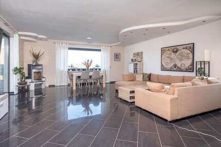 Haus zum Kaufen in Schmelz 440.000,00 € 240 m²