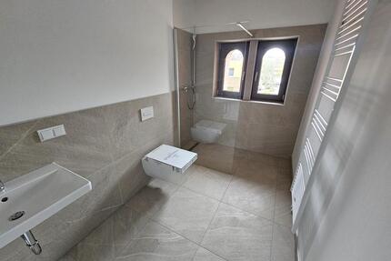 Wohnen im Denkmal - 2 Zimmer, Balkon, Parkett, modernes Bad, Fußbodenheizung & Stellplatz - Magdeburg Neue Neustadt