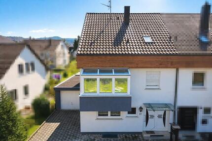 Großzügiges Reiheneckhaus mit 7 Zi. Garten & Sauna - Süßen