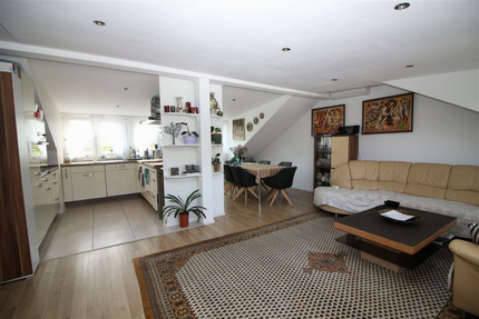 Moderne und hochwertige 4-Zimmer-Whg mit Balkon. - Stuttgart Dürrlewang
