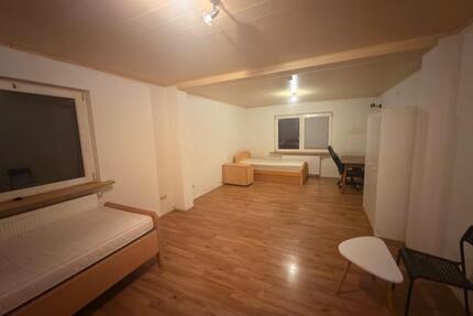 Zimmer Room - 650,00&nbsp;EUR Kaltmiete, ca.&nbsp; 160,00&nbsp;m&sup2; in Hamburg (PLZ: 21035) Billwerder