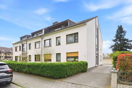 Großzügige 2-Zimmer-Wohnung mit 2 Balkonen, Kamin & Garage in Dormagen-Mitte