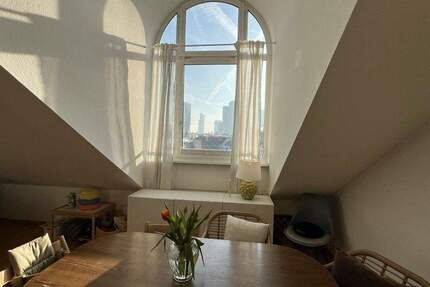 Stilvolle Dachgeschosswohnung in Bockenheim - Frankfurt am Main