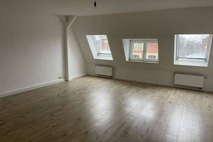 WG geeignete - riesige 2 Raum Wohnung im DG mit großer Küche und Vollbad in Innenstadtlage - Brandenburg an der Havel Neustadt