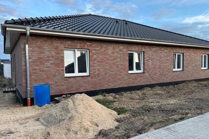 Bungalow Doppelhaushälfte - 1.000,00&nbsp;EUR Kaltmiete, ca.&nbsp; 100,00&nbsp;m&sup2; in Groß Oesingen (PLZ: 29393)