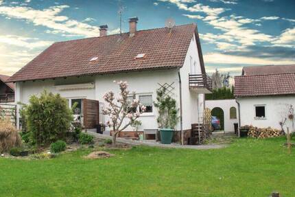 Freistehendes Einfamilienhaus mit wunderschönem, großzügigem Grundstück und Einzelgarage - Massing