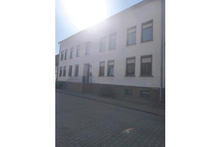 2-Familienhaus mit Hof, Garten und Nebengelass - Klötze