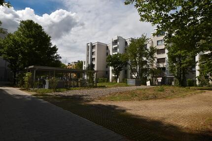 Großhadern - kernsanierte Wohnung mit Balkon - München
