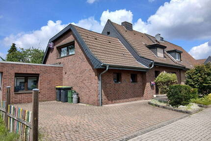 Doppelhaushälfte in Wassenberg - 250.000,00&nbsp;EUR Kaufpreis, ca.&nbsp; 144,00&nbsp;m&sup2;&nbsp;Wohnfl&auml;che in Wassenberg (PLZ: 41849)