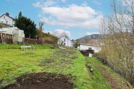Schönes Grundstück mit viel Potenzial in vorteilhafter Lage in Plettenberg-Böddinghausen