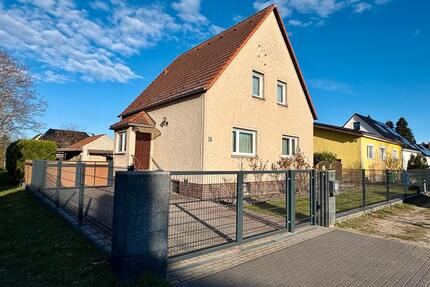 Charmantes Einfamilienhaus mit großem Garten-Teilung möglich! - Blankenfelde-Mahlow