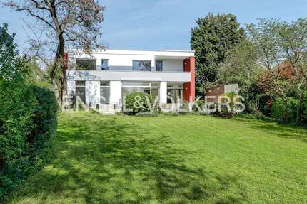 Haus zum Kaufen in Kronberg im Taunus 1.950.000,00 € 258 m²