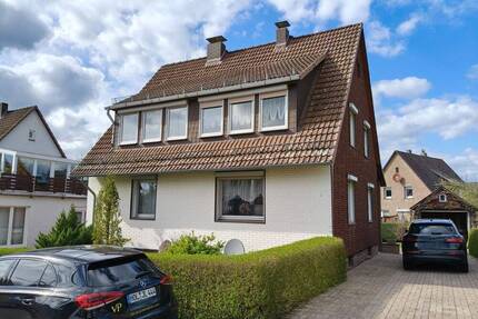 Familienleben mit großem Garten und sonniger Terrasse mit 2 Garagen in Fürstenberg