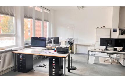 Büroüplatz Fotostudio mit Arbeitsplatz – Hamburg Altona