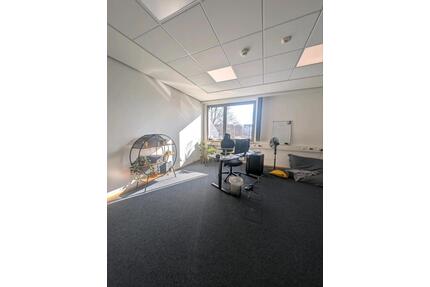 Modernes Büro Coworking Space nahe Airbus – Parkplatz - Agathenburg