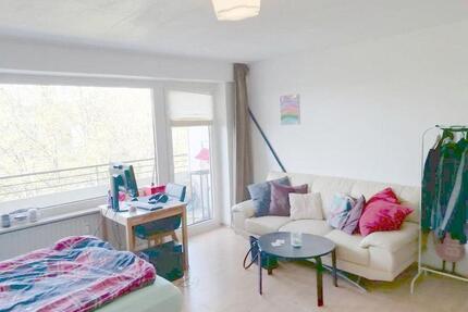 Sehr schön helle 1 Zi-Whg mit Süd-Balkon, EBK und AA im Herzen von Nürnberg