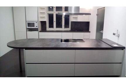 Im Alleinauftrag ! Ideales Heimwerker Objekt: 6 Zimmer, Küche, 2 Bäder, Unterkellert, Ausbaureserve Spitzboden, Terrasse, Garage Werkstatt ! - Schulzendorf