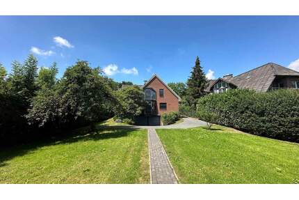 Rarität: Architektenhaus mit Einliegerwohnung und Tiefgarage auf großem Grundstück in Haselau